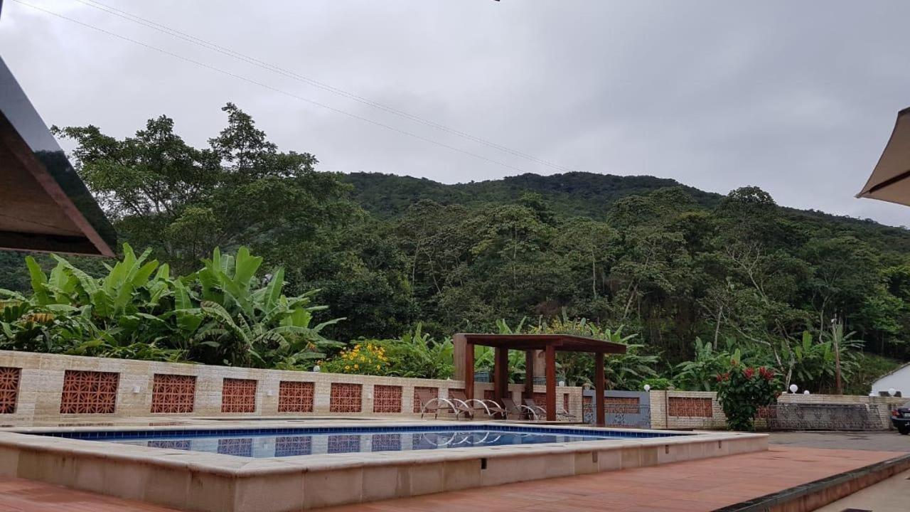 Hotel Cantinho Das Flores Guaramiranga Buitenkant foto